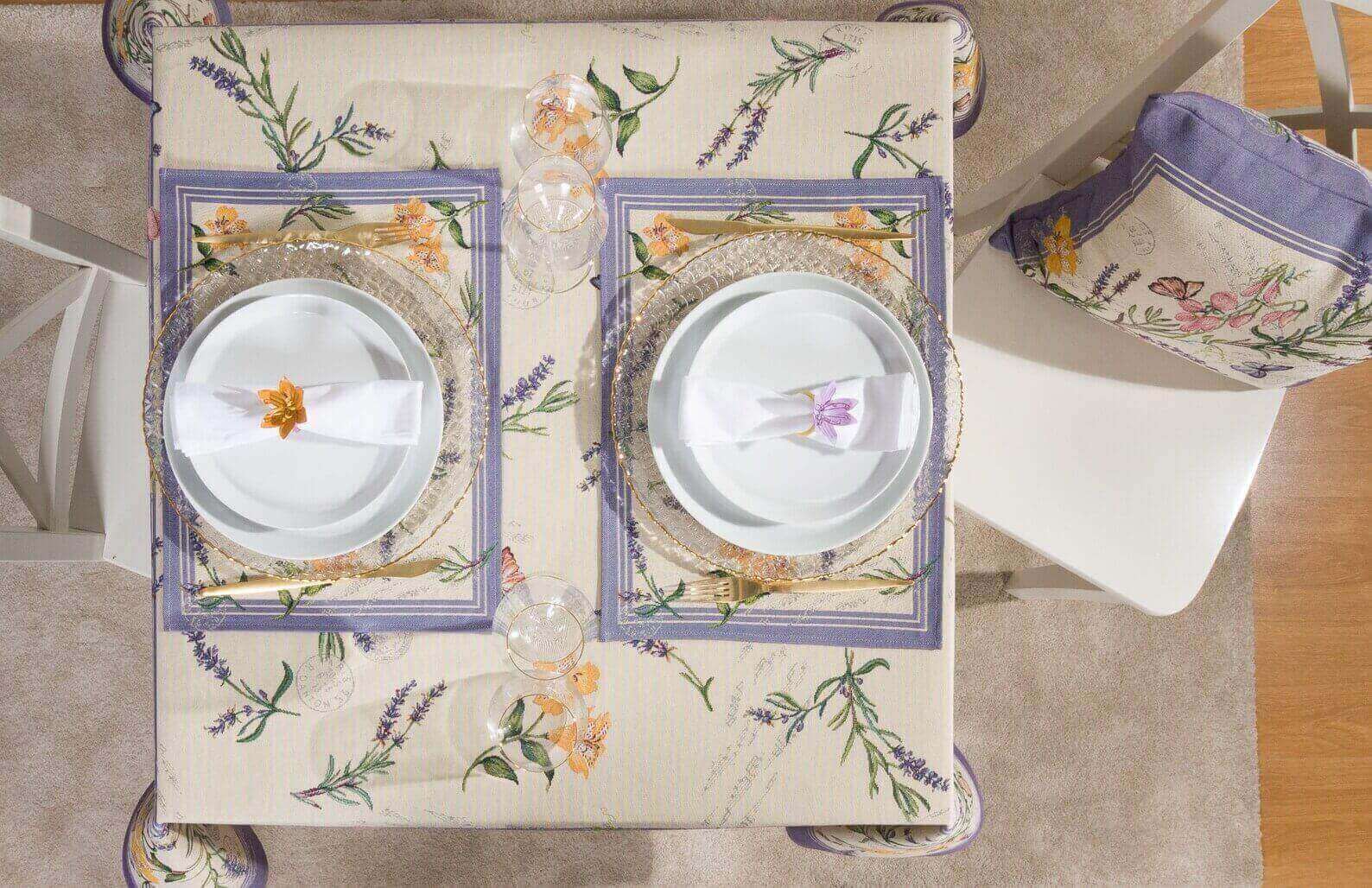 Tablecloth with lavender motif